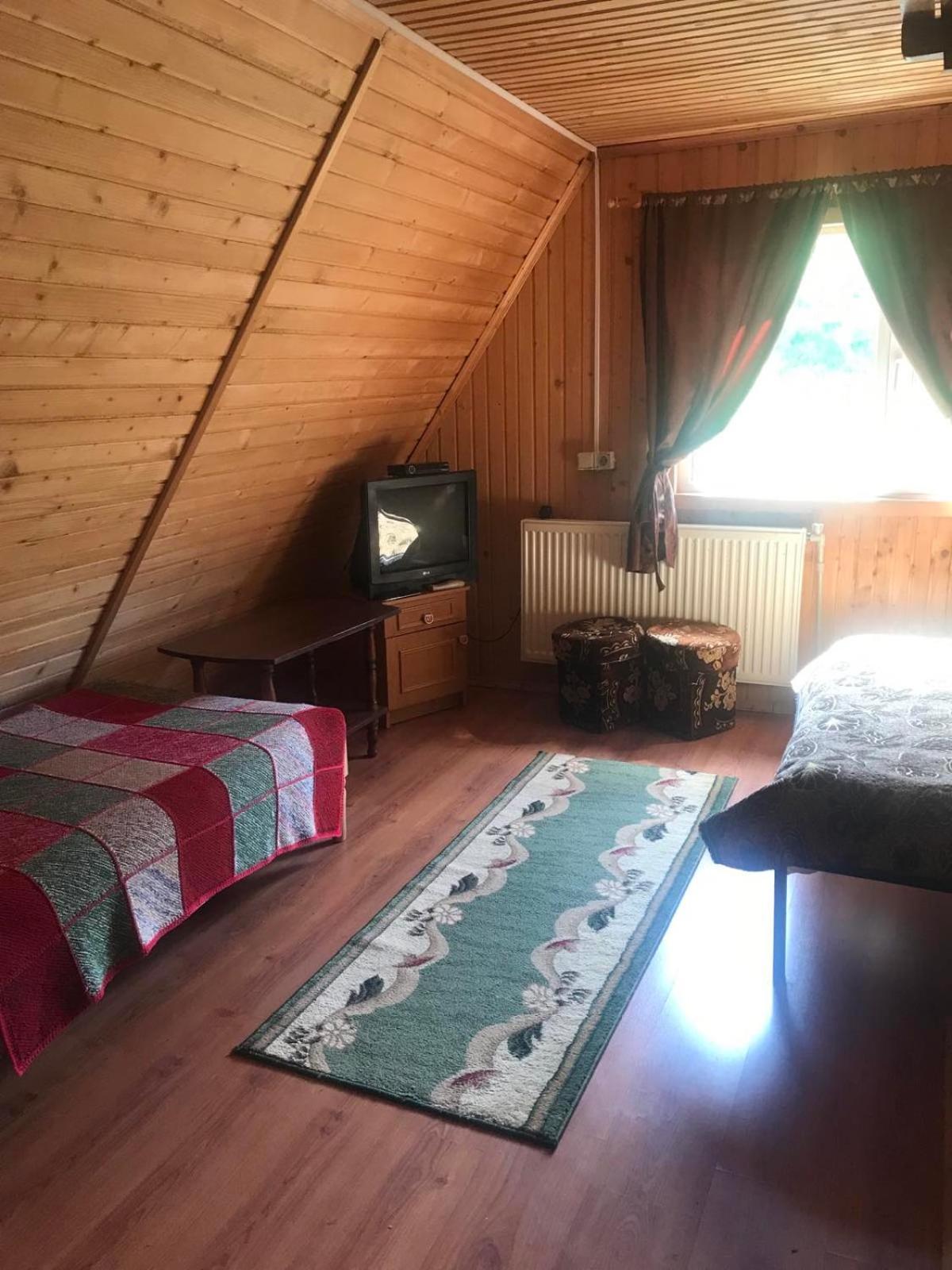 Hotel У Олега à Verkhne-Studenyy Extérieur photo