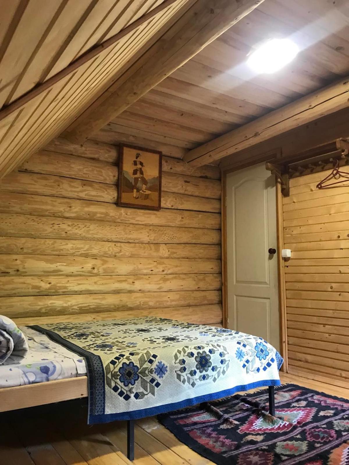 Hotel У Олега à Verkhne-Studenyy Extérieur photo