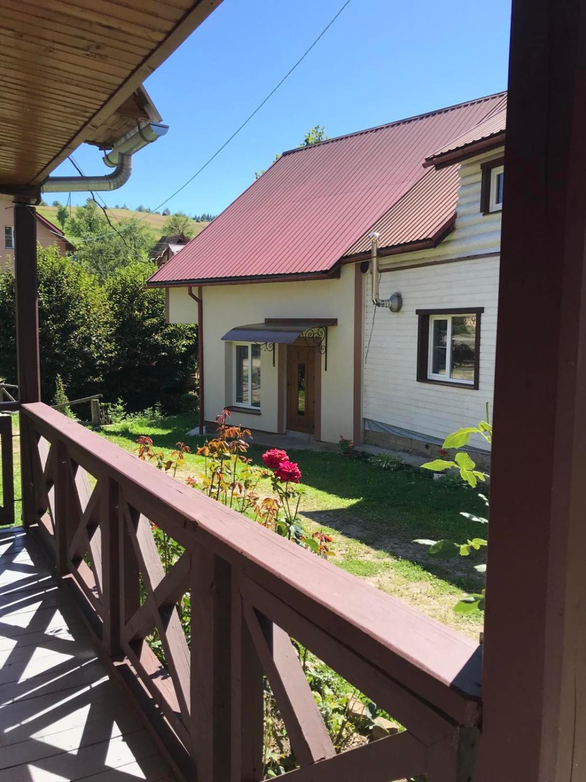 Hotel У Олега à Verkhne-Studenyy Extérieur photo
