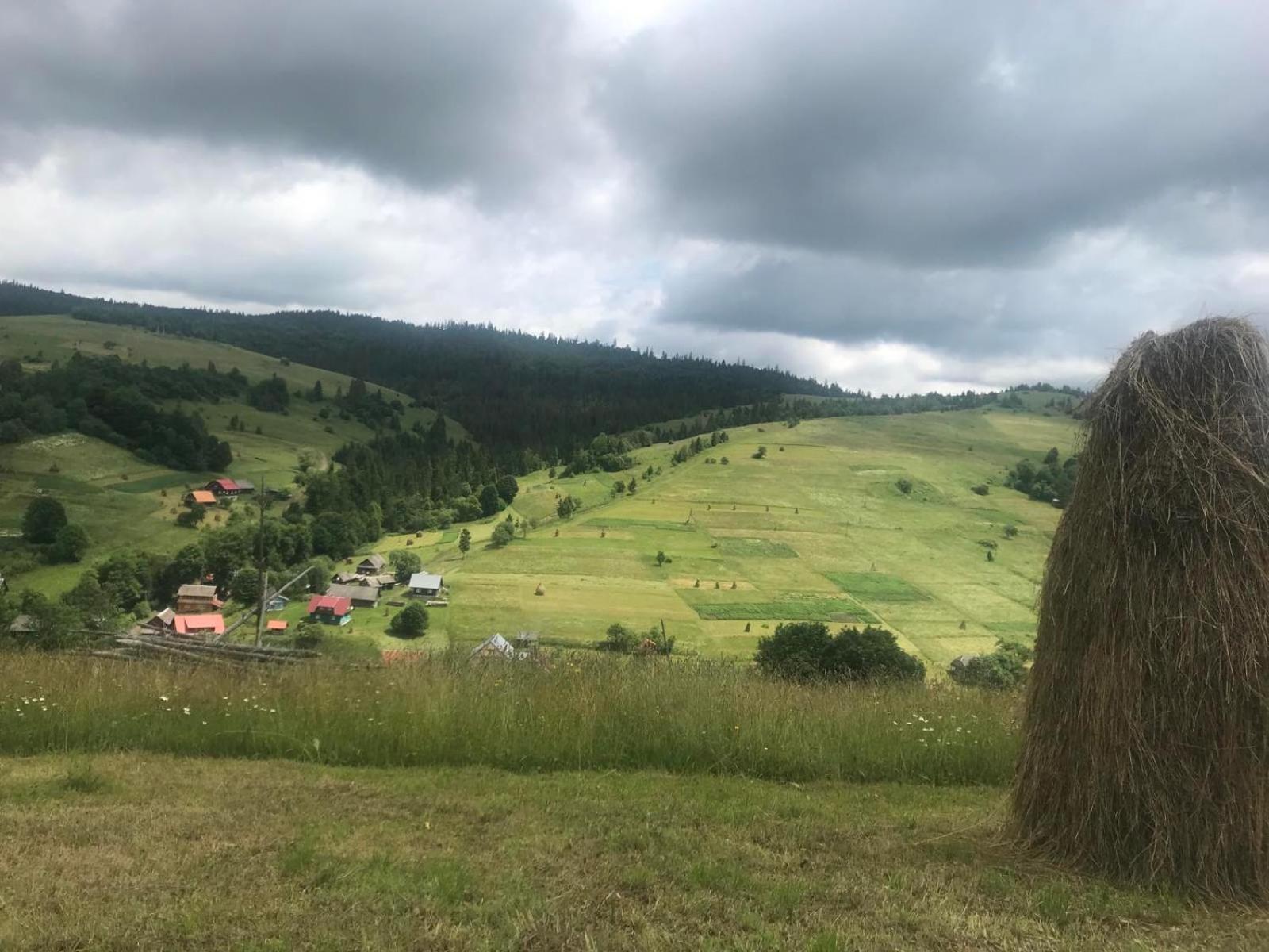 Hotel У Олега à Verkhne-Studenyy Extérieur photo