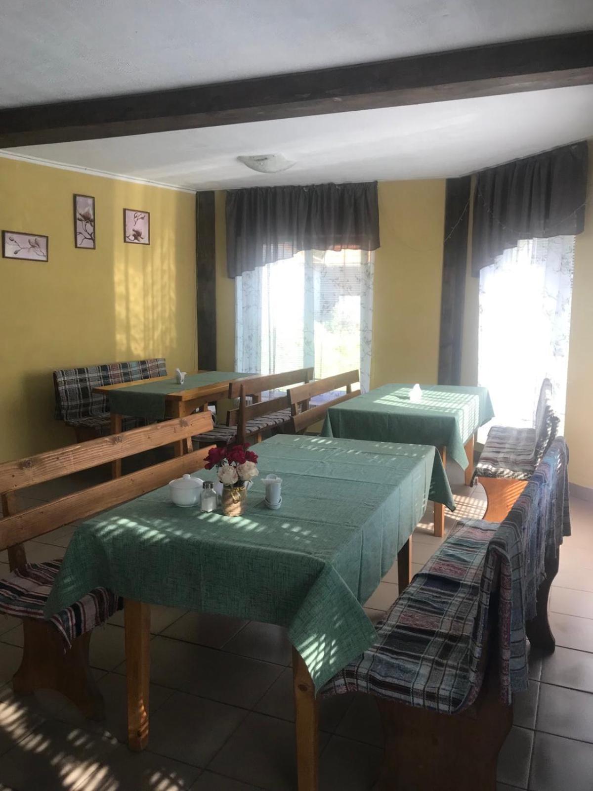 Hotel У Олега à Verkhne-Studenyy Extérieur photo