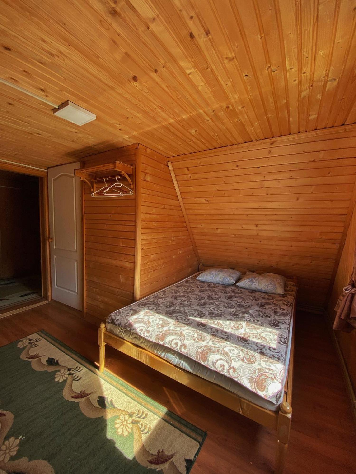 Hotel У Олега à Verkhne-Studenyy Extérieur photo