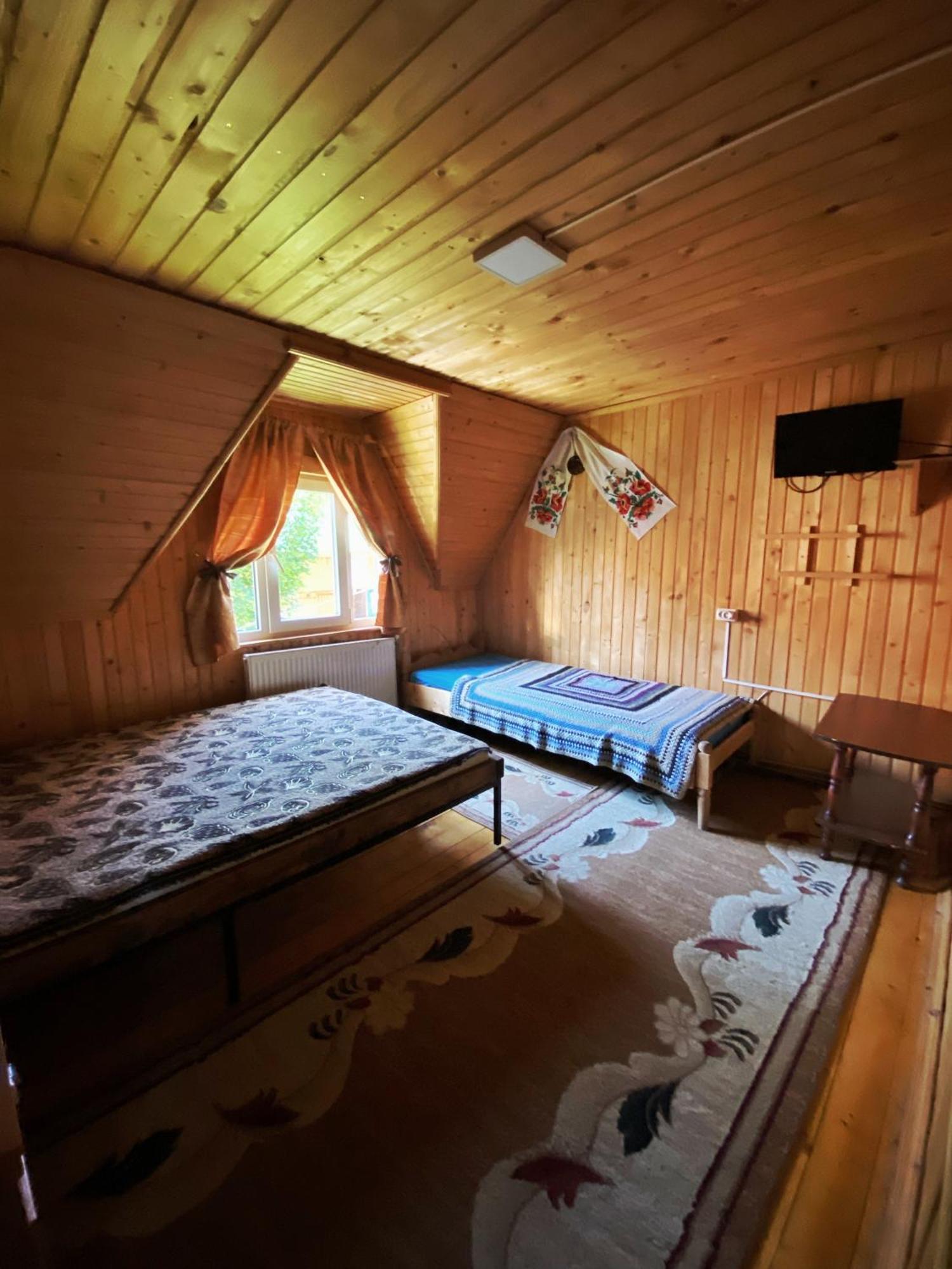 Hotel У Олега à Verkhne-Studenyy Extérieur photo