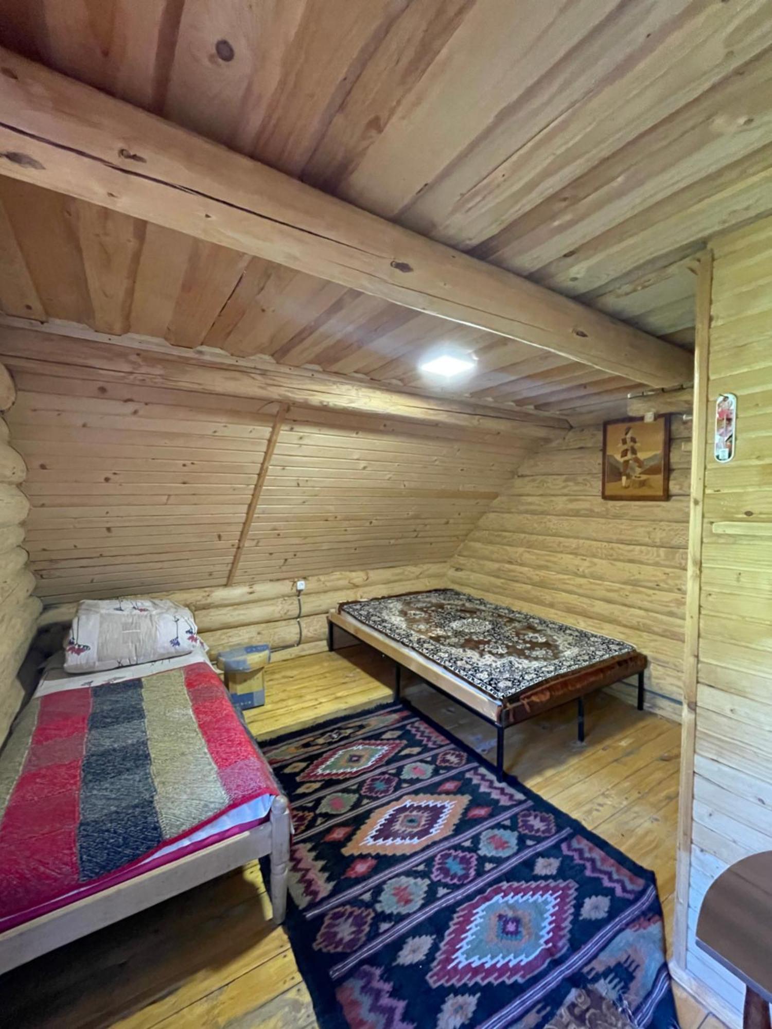 Hotel У Олега à Verkhne-Studenyy Extérieur photo